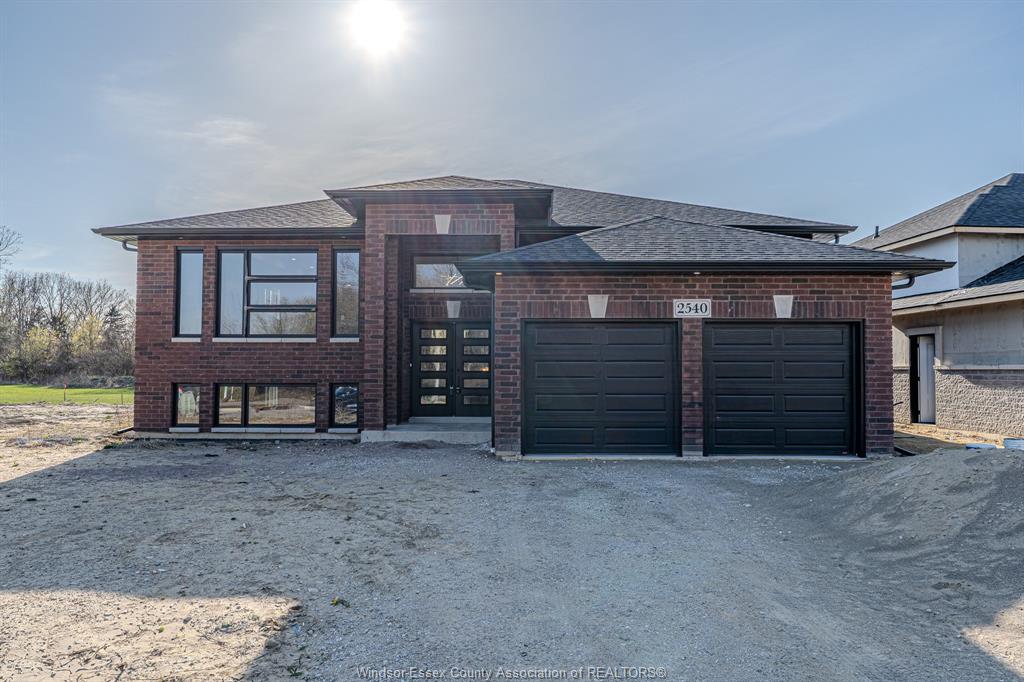 2588-mayfair-lasalle-ontario-26007130