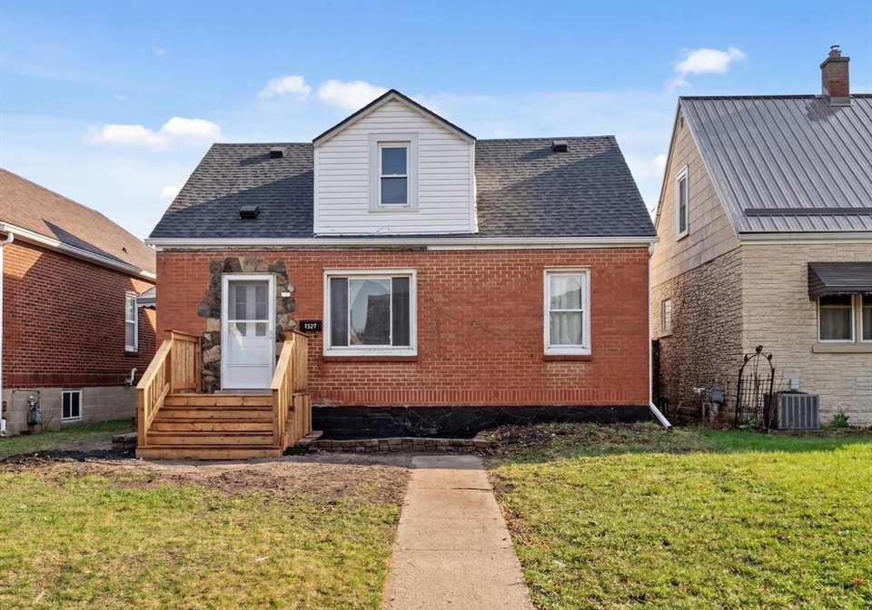 1527-benjamin-avenue-windsor-ontario-26007187