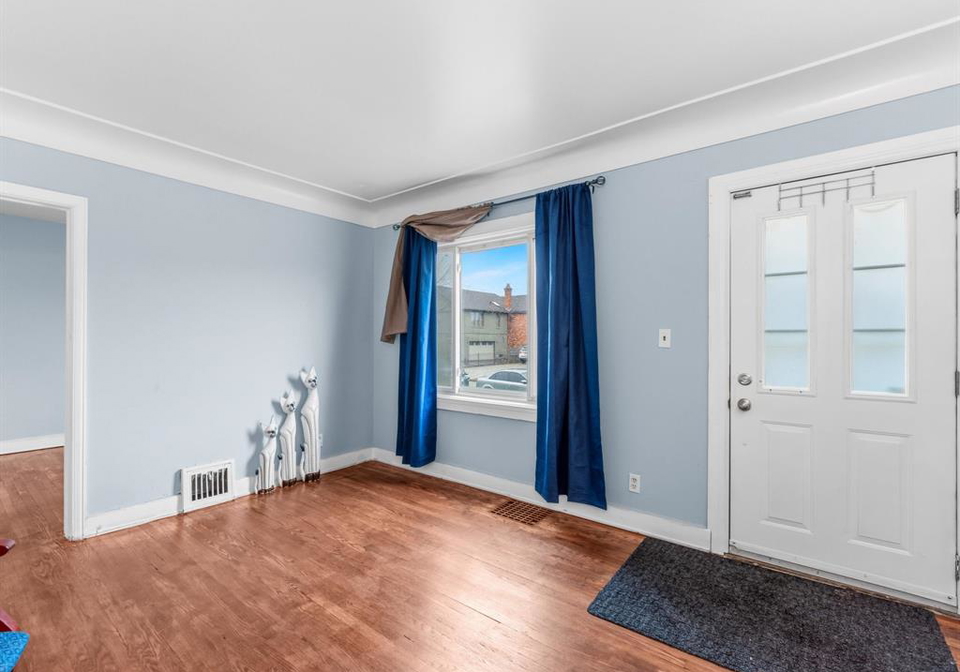 1527-benjamin-avenue-windsor-ontario-26007187