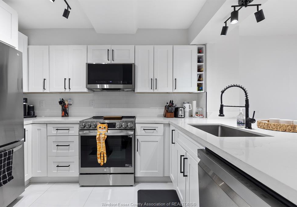 515-riverside-drive-west-windsor-ontario-26007196