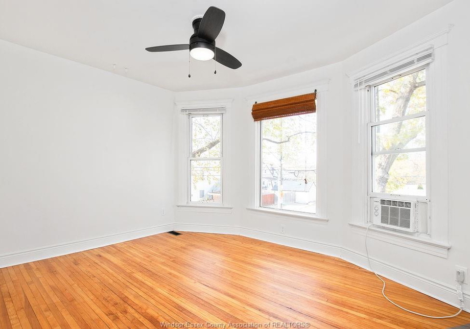 1567-cataraqui-street-windsor-ontario-26007214