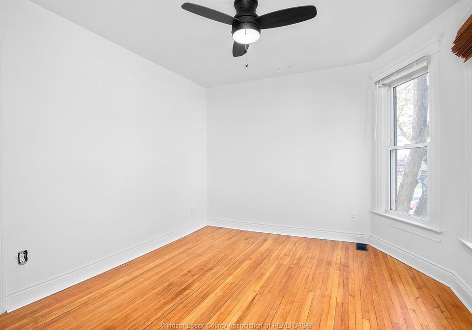 1567-cataraqui-street-windsor-ontario-26007214