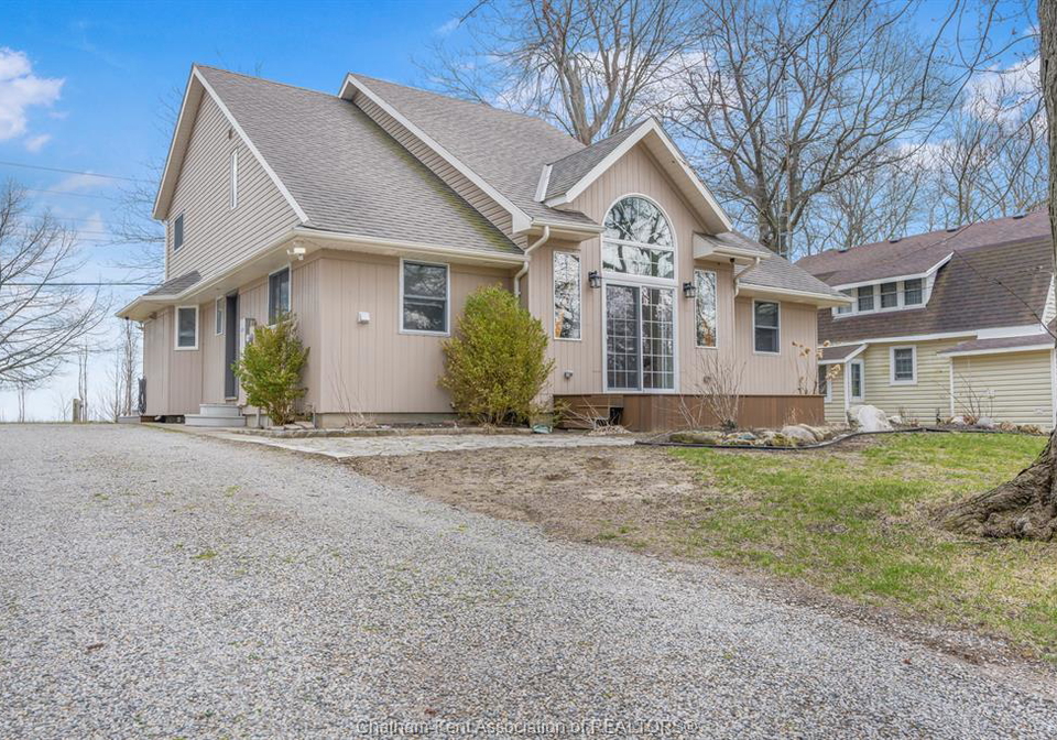 17938-lakeshore-road-rondeau-park-ontario-26007245
