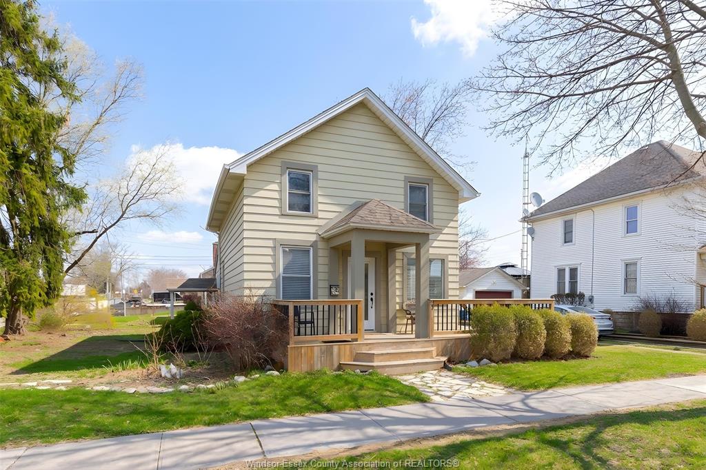 21-clark-leamington-ontario-26007324