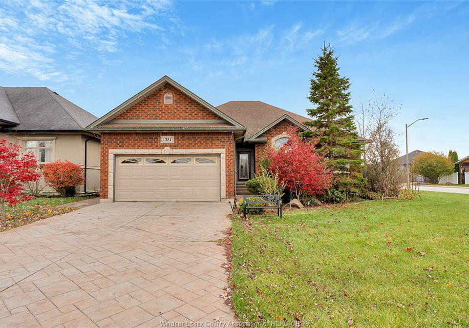 1381-emma-street-lakeshore-ontario-26007372
