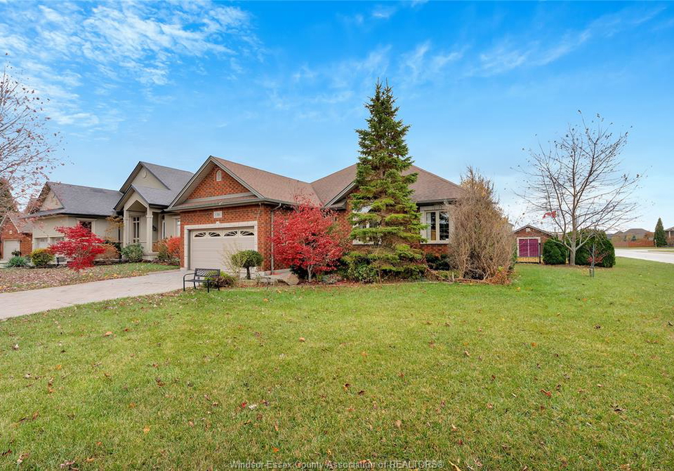 1381-emma-street-lakeshore-ontario-26007372
