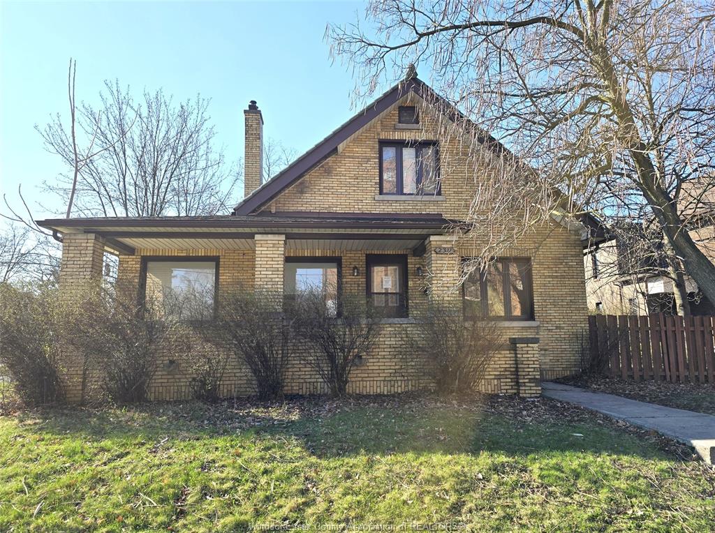 2311-university-avenue-windsor-ontario-26007406
