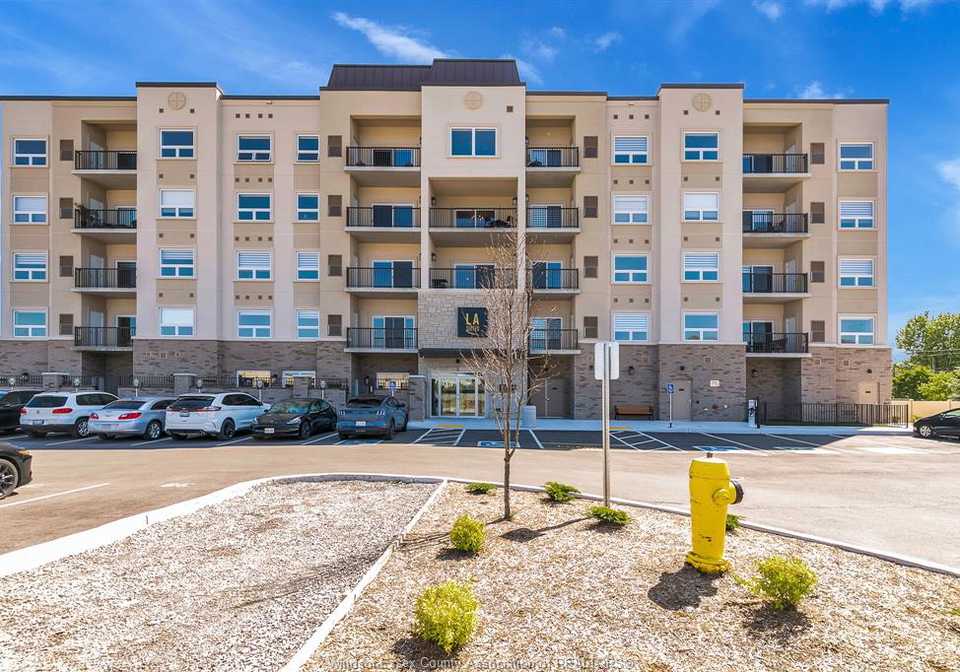 1740-sprucewood-lasalle-ontario-26007407