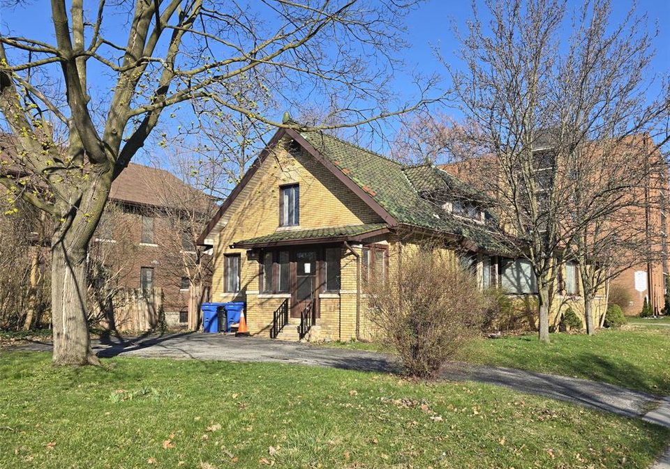 2311-university-avenue-windsor-ontario-26007441