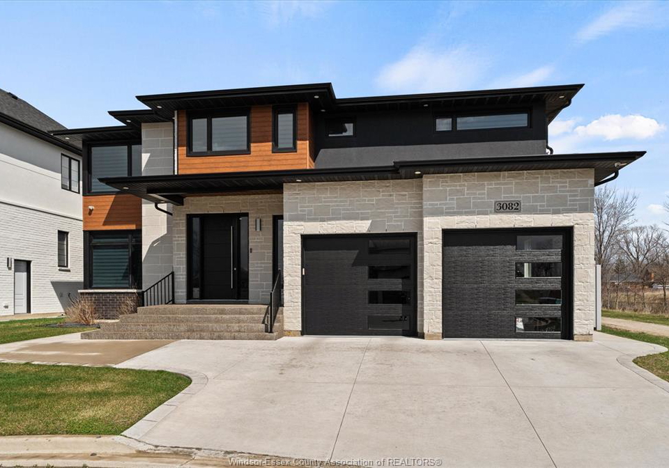 3082-betts-avenue-windsor-ontario-26007487