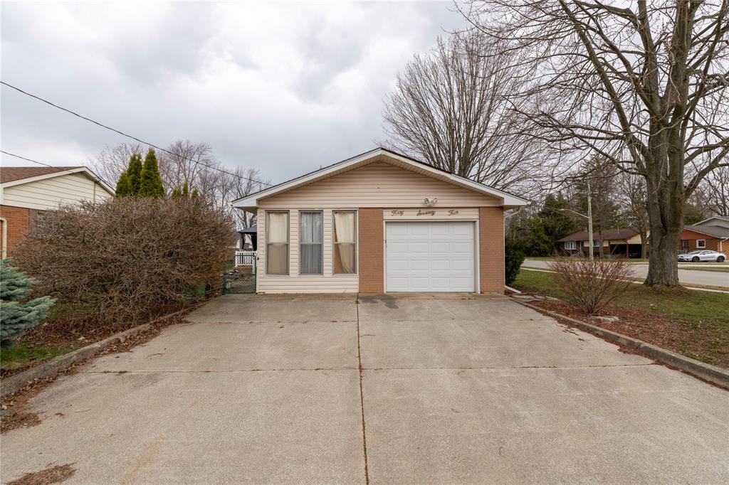 4074-joe-street-petrolia-ontario-26007489