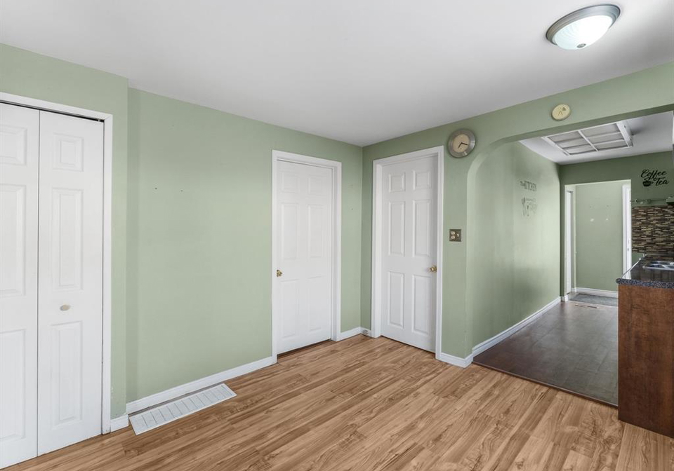 2509-alexis-road-windsor-ontario-26007496