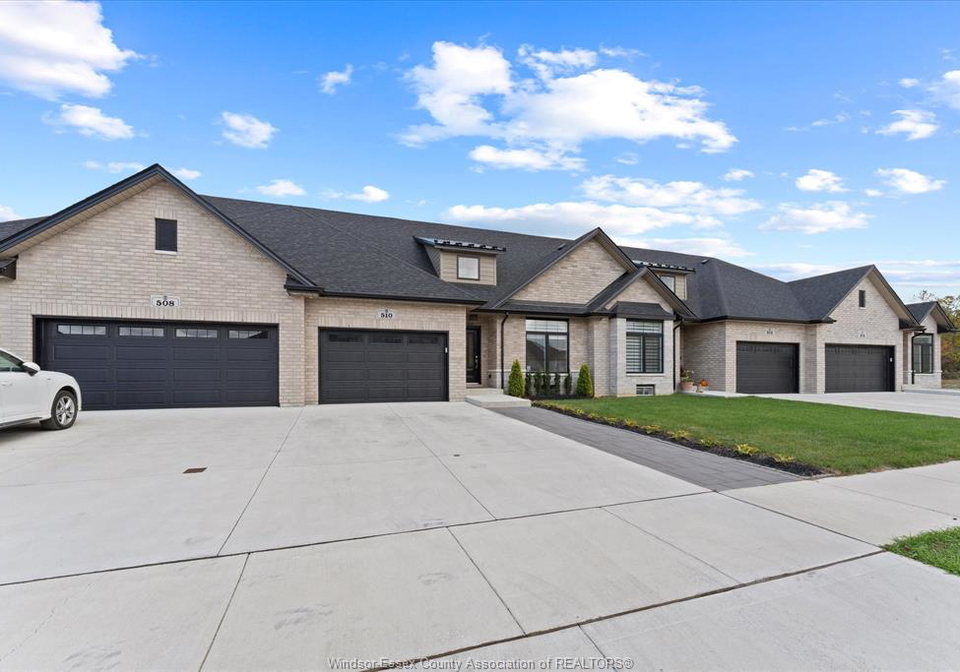 510-water-amherstburg-ontario-26007497