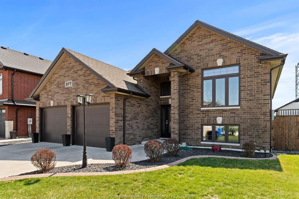 377-piroli-crescent-lakeshore-ontario-26007500