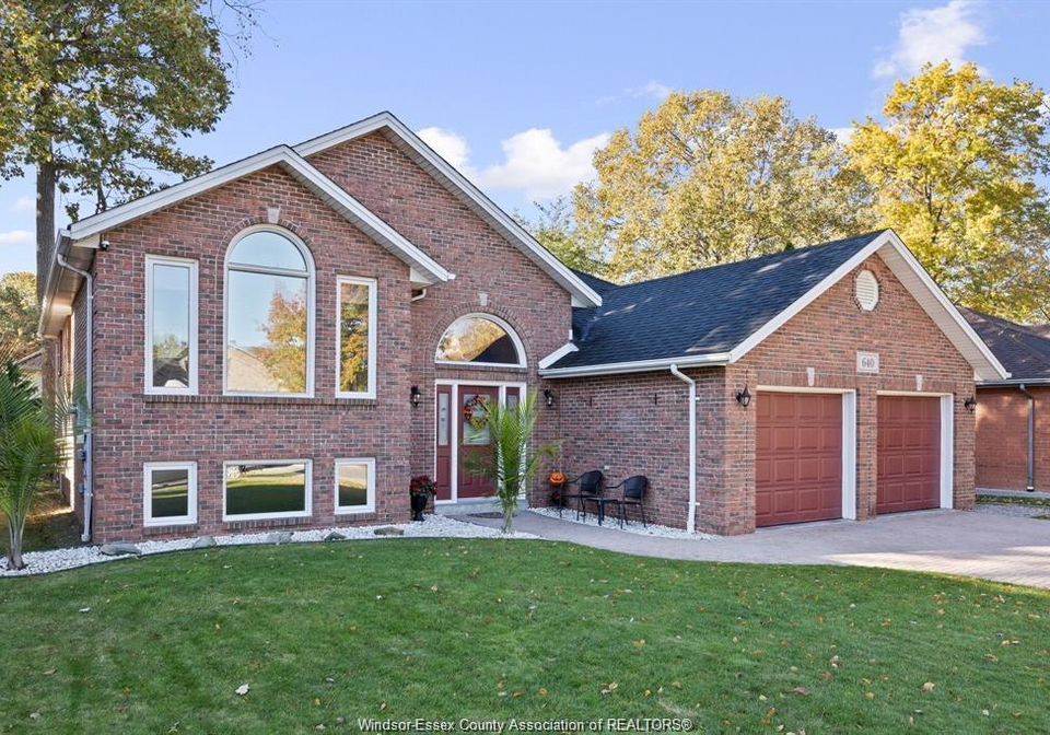 640-delaware-lasalle-ontario-26007532