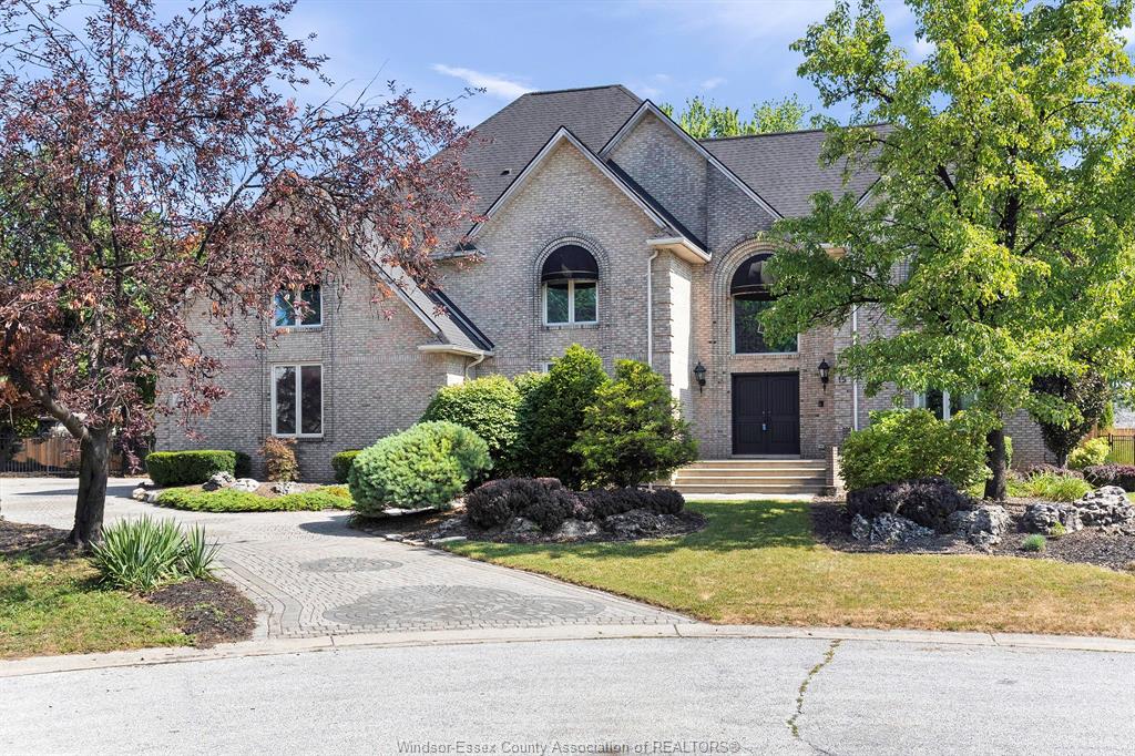 15-fasan-crescent-tecumseh-ontario-26007583