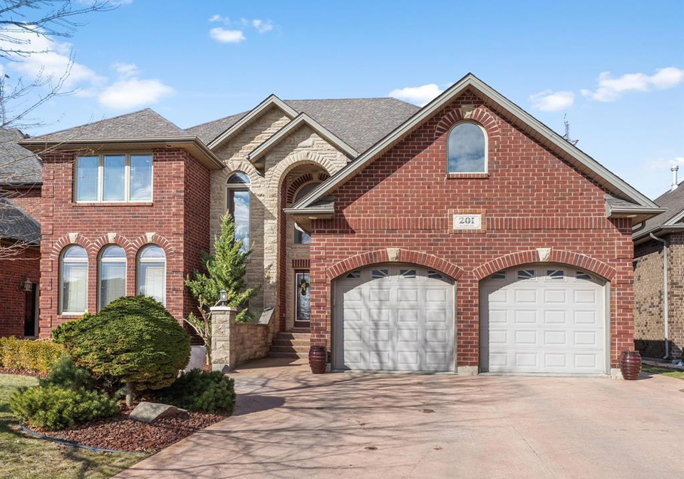 201-ellison-leamington-ontario-26007595