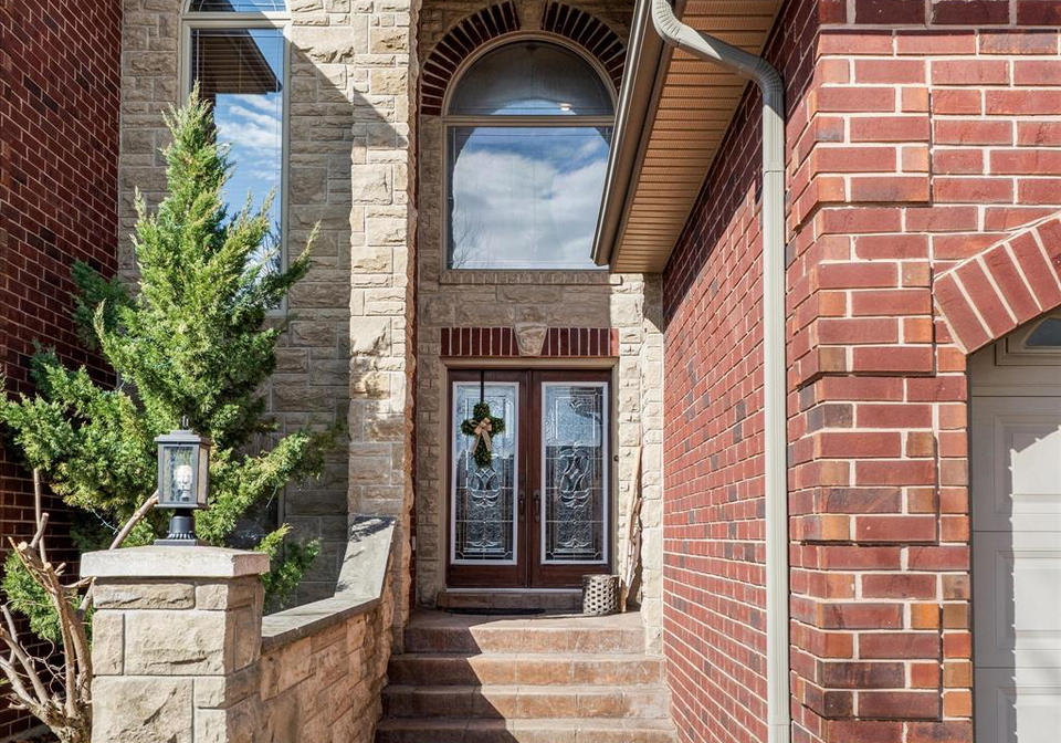 201-ellison-leamington-ontario-26007595