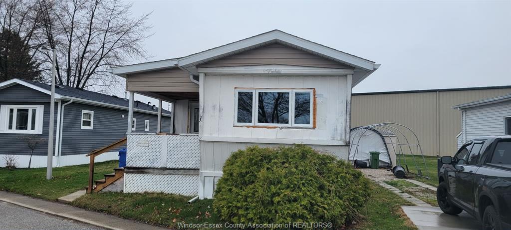 22-robin-crescent-lakeshore-ontario-26007630