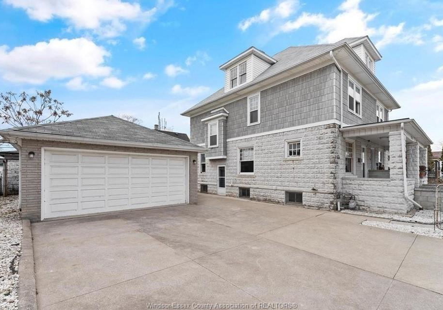 215-pierre-windsor-ontario-26007661