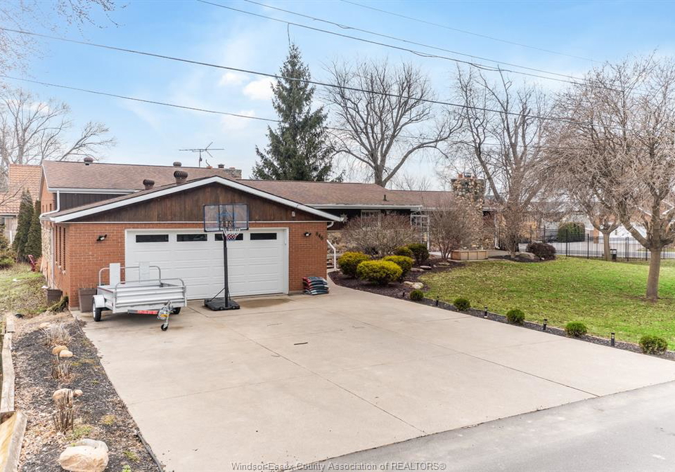 846-park-kingsville-ontario-26007684
