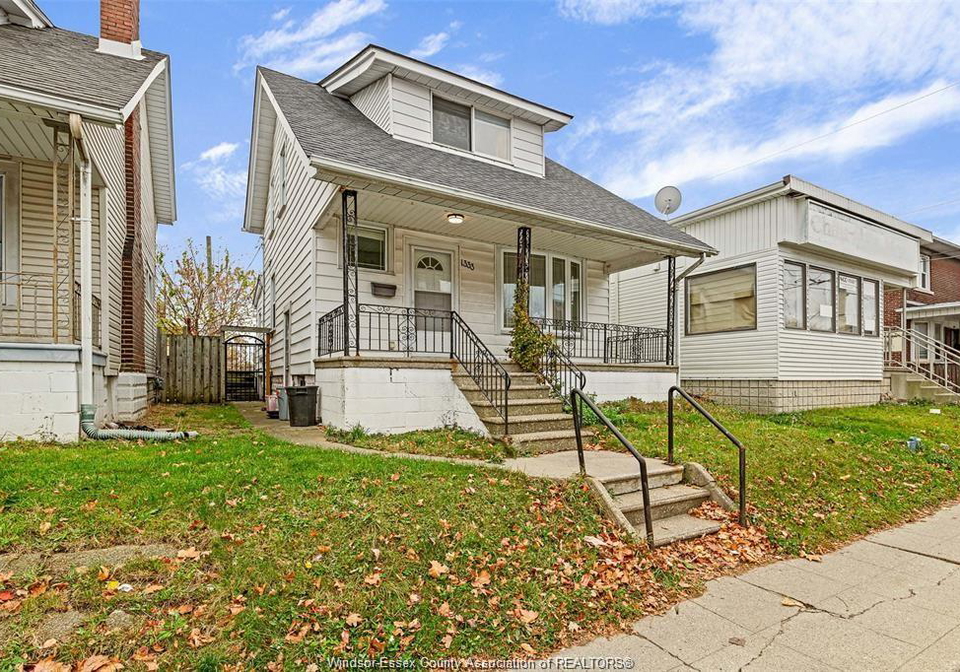 1333-wyandotte-street-west-windsor-ontario-26007685