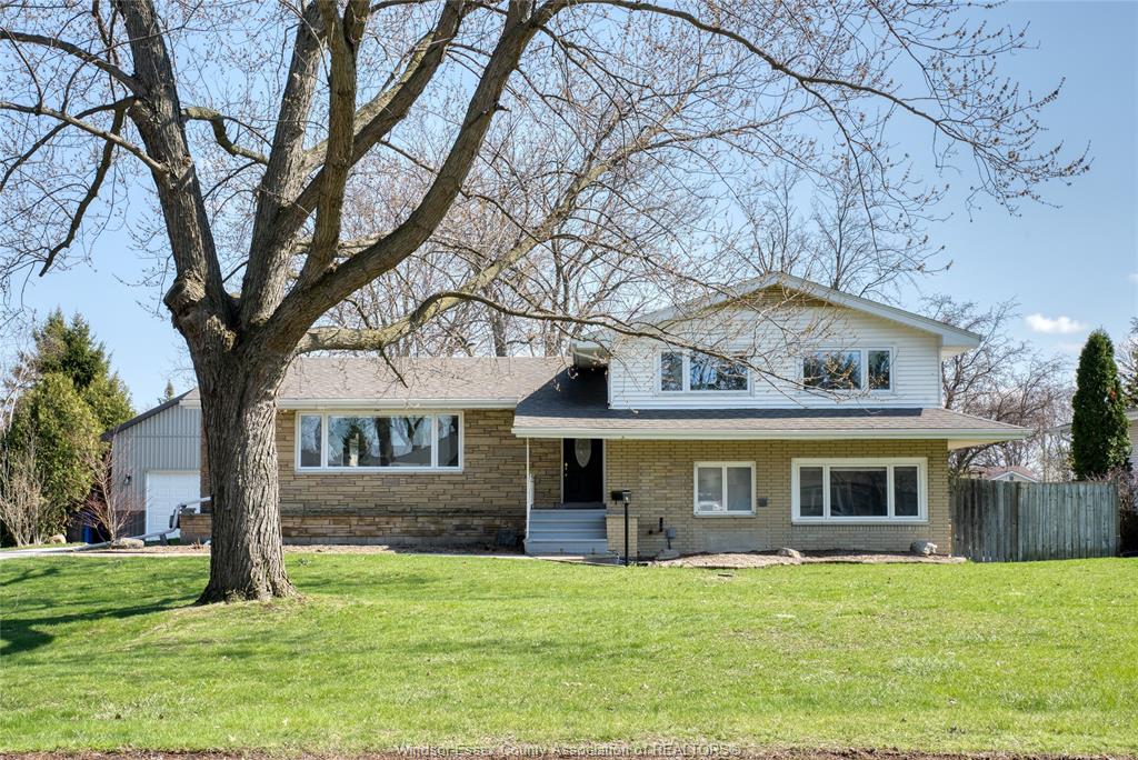 326-centre-street-essex-ontario-26007694