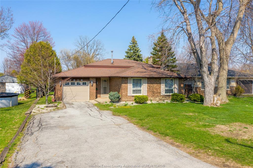 1010-county-road-lakeshore-ontario-26007705