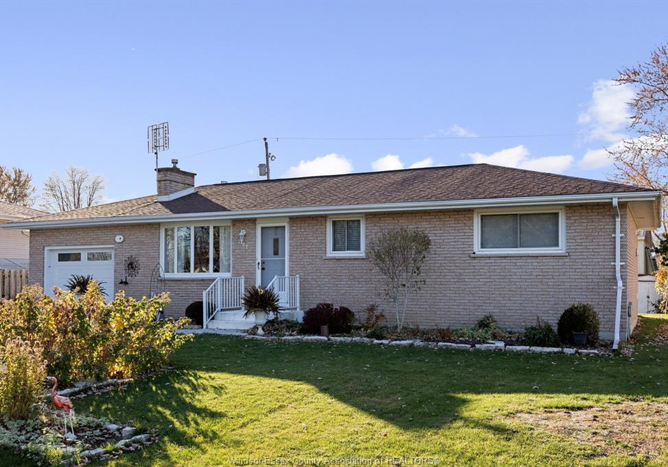 291-elm-lakeshore-ontario-26007709