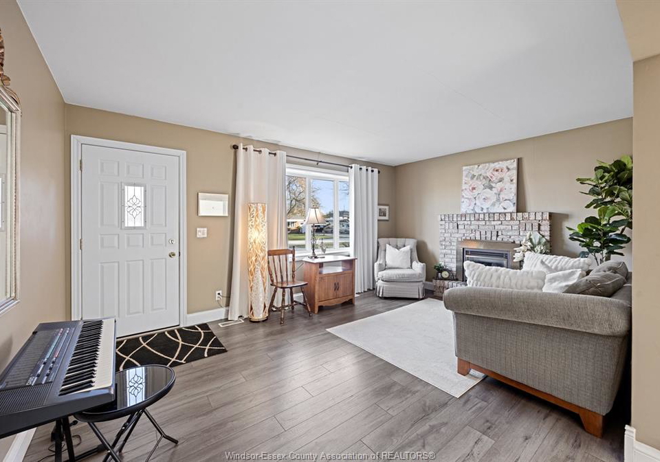 291-elm-lakeshore-ontario-26007709