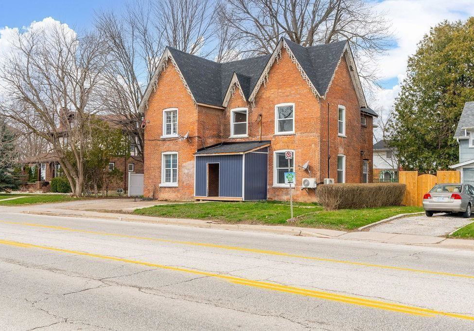 131-margaret-avenue-wallaceburg-ontario-26007731