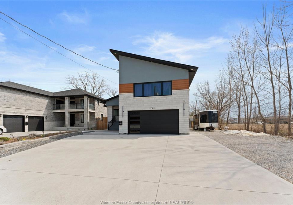 2585-kenora-street-windsor-ontario-26007739