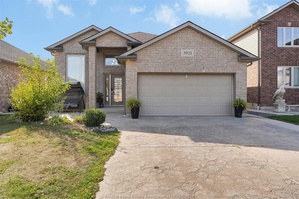 3921-zanzibar-crescent-windsor-ontario-26007749