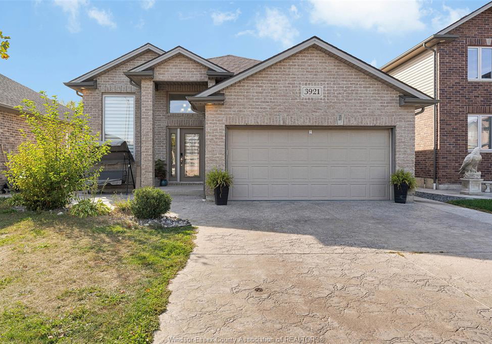 3921-zanzibar-crescent-windsor-ontario-26007749