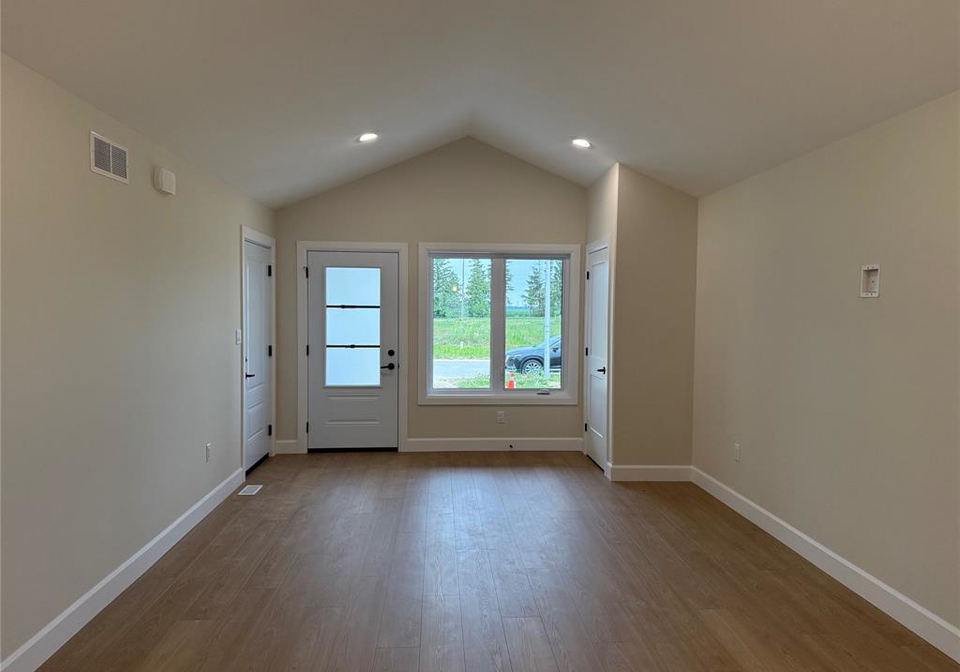 216-ironwood-trail-chatham-ontario-26007809
