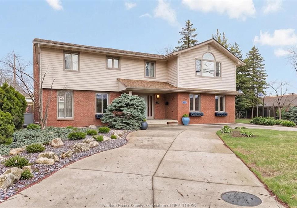 3748-ouellette-avenue-windsor-ontario-26007832