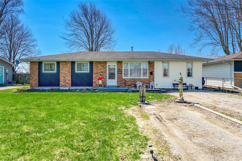 44-irwin-street-wallaceburg-ontario-26007846