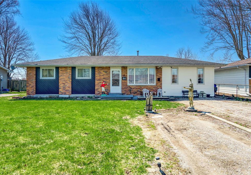 44-irwin-street-wallaceburg-ontario-26007846