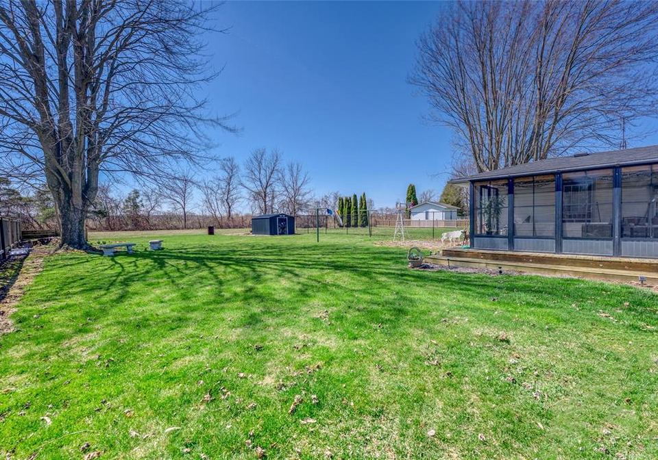 44-irwin-street-wallaceburg-ontario-26007846