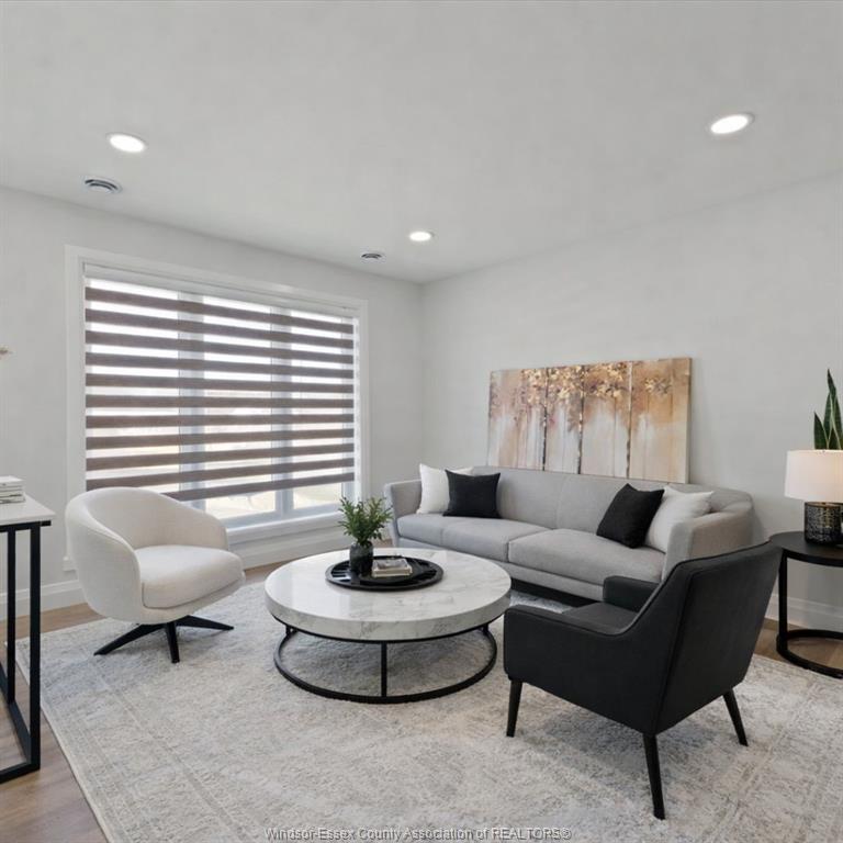 1826-meighen-windsor-ontario-26007897