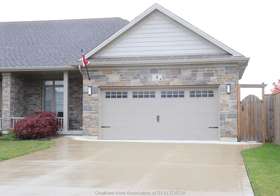 2-delft-court-blenheim-ontario-26007907
