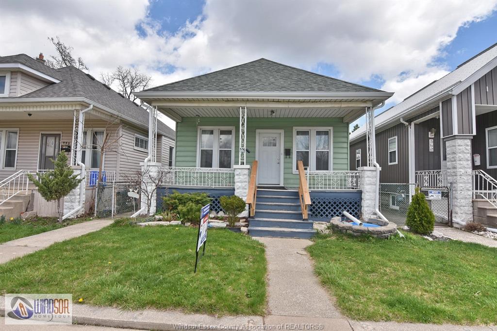 558-elm-windsor-ontario-26007977