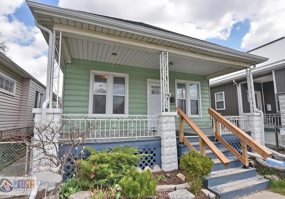 558-elm-windsor-ontario-26007977
