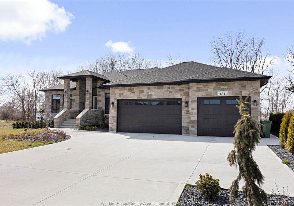 184-grandview-kingsville-ontario-26007978