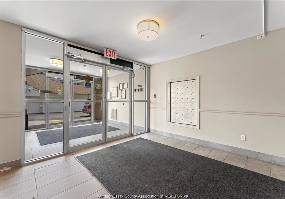 1535-grand-marais-road-windsor-ontario-26007993