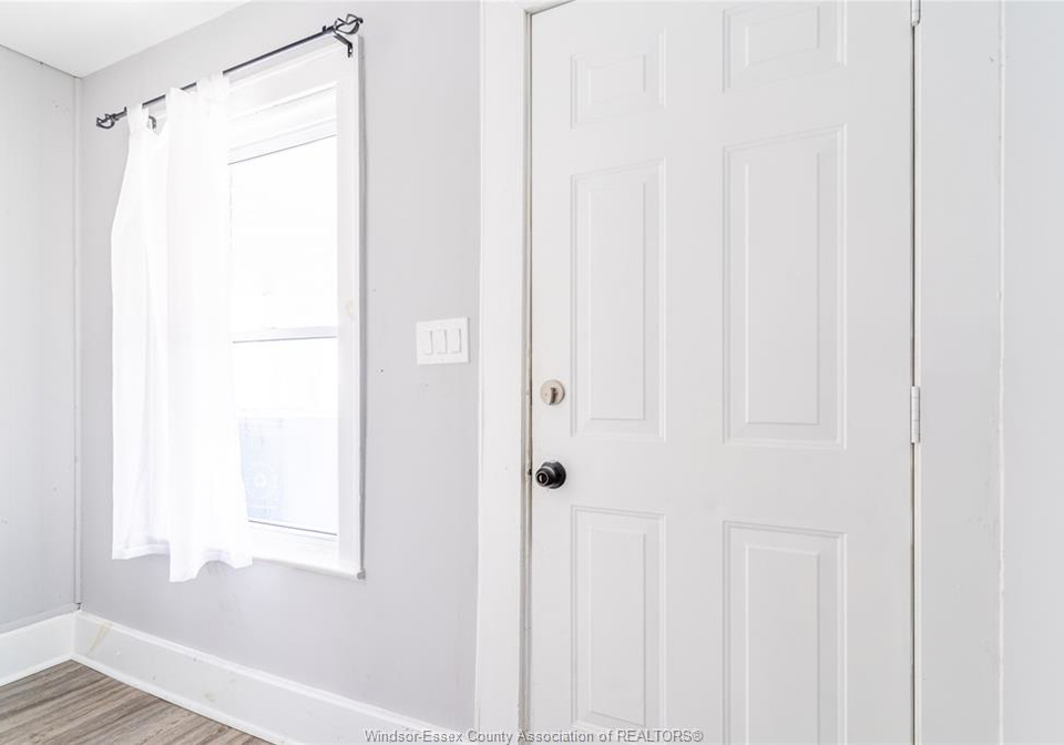 357-josephine-avenue-windsor-ontario-26007996