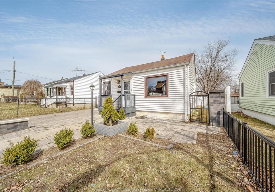 744-mcdougall-street-windsor-ontario-26008010