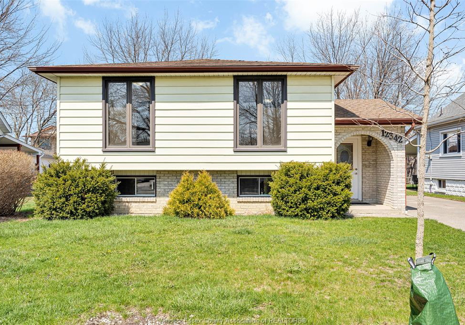12342-lachance-court-tecumseh-ontario-26008044