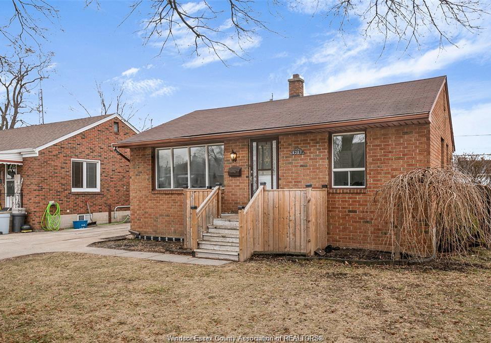 1217-harrison-windsor-ontario-26008062