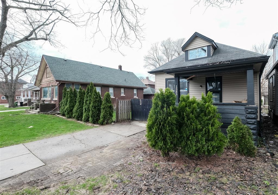 1585-pelissier-windsor-ontario-26008077